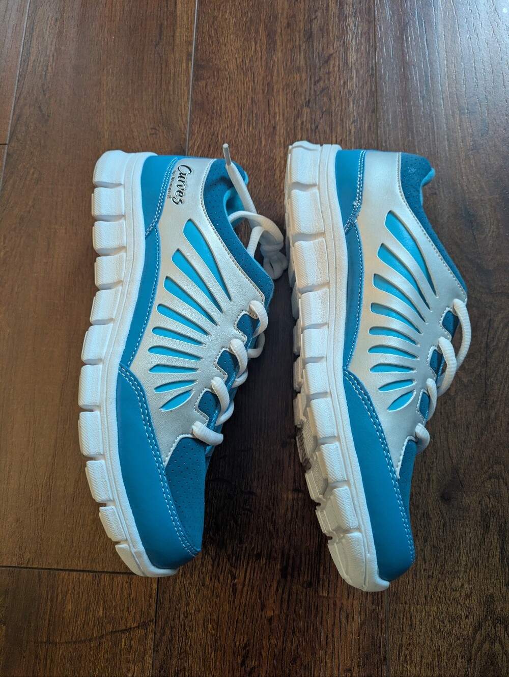 NWOT Curves Trainers Size 6